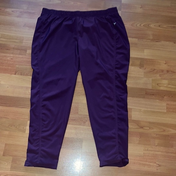 Old Navy women’s plum colored joggers Size XL - Picture 2 of 11